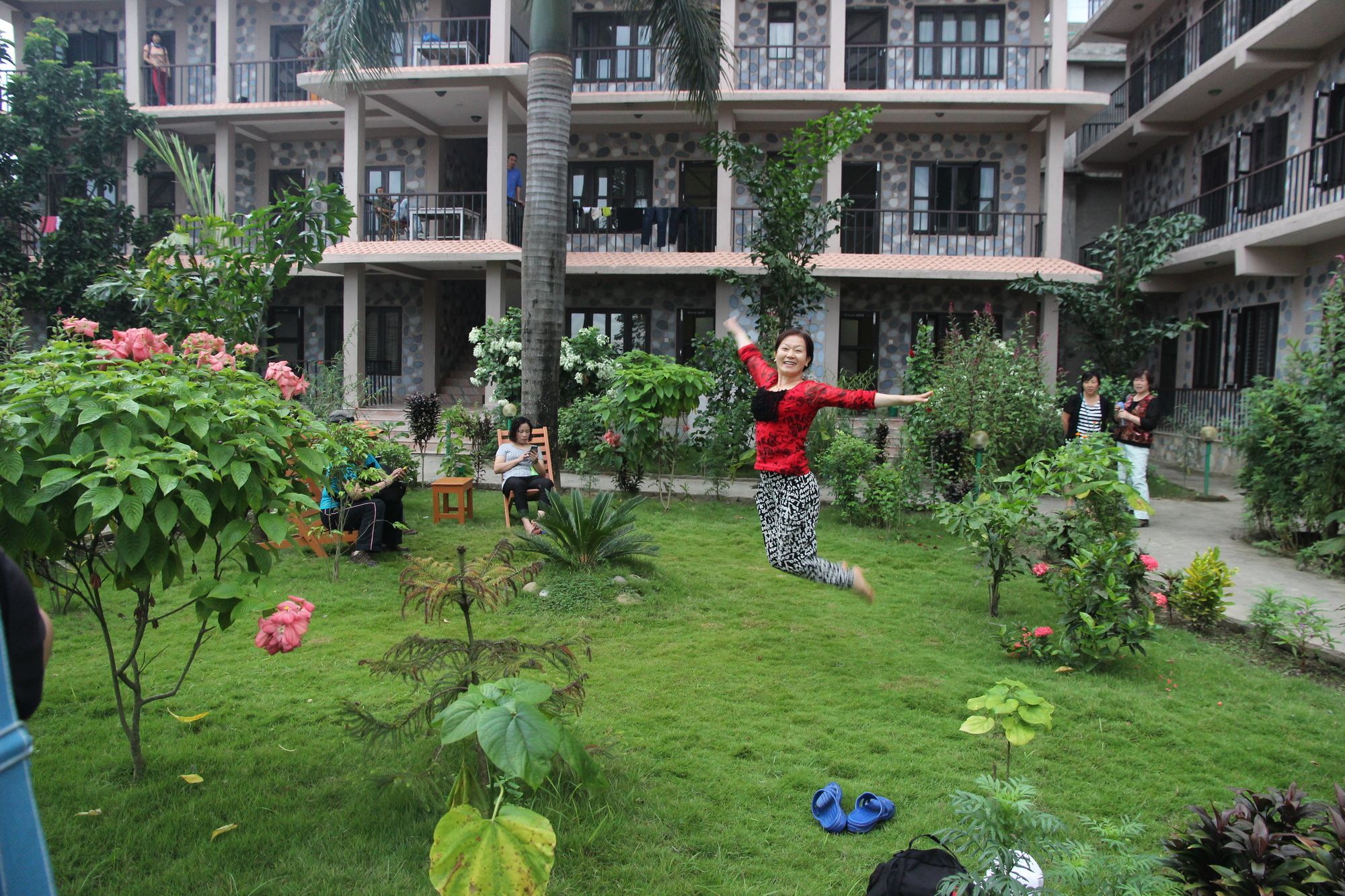 Hotel Jungle Sunset Camp Sauraha Esterno foto